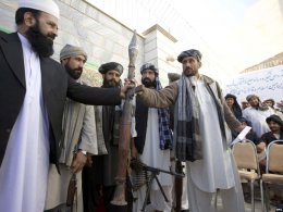 США предупреждает, что в массовых побегах заключенных террористов виновна "Аль-Каида"