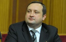 Три недели «премьера» Арбузова: тренировка перед 2015-м?