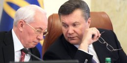 Янукович поручил Азарову поднять затонувшую в Черном море подлодку