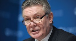 ЕС вновь призывает Януковича отказаться от утилизационного сбора