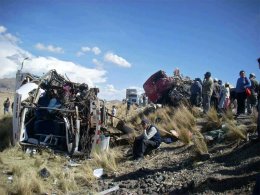 В Перу автобус столкнулся с грузовиком: 12 человек погибли