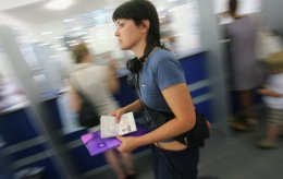 В Киеве открылся самый крупный центр по выдаче загранпаспортов