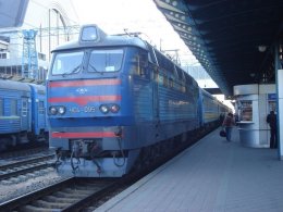 Пассажирский поезд, следовавший из Львова в Запорожье, приехал в Днепропетровск