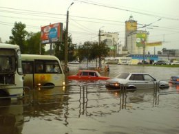 Российские власти ведут напряженную борьбу с потопом в Челябинской области (ВИДЕО)