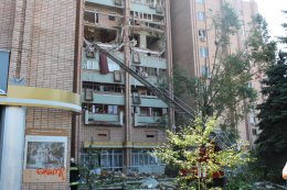 В жилом доме Луганска прогремел взрыв, число жертв растет (ФОТО)