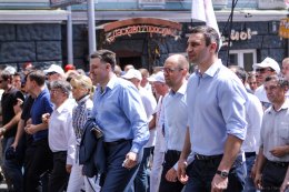 Рейтинг Виталия Кличко растет из-за ошибок власти