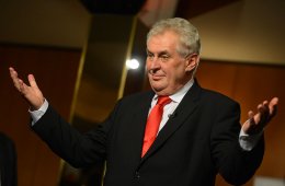 Правительство Чехии отправили в отставку