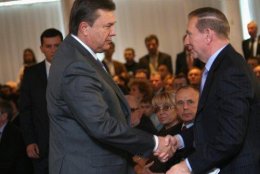 В 2015 году Янукович будет действовать по примеру Кучмы