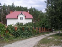 Из дома беглого ректора начали вывозить мебель и технику