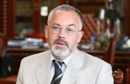 Назначенную Министерством образования президентскую стипендию уже год не могут получить