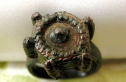 Болгарские археологи обнаружили древний перстень-убийцу (ФОТО)