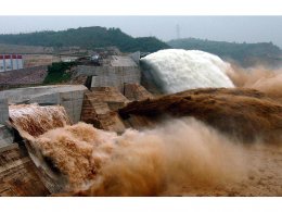 Зрелищные сбросы воды из водохранилища на реке Хуанхэ (ФОТО+ВИДЕО)