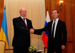Что ожидает Украину после провальных переговоров между Азаровым и Медведевым