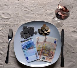 ЕС решил поддержать Украину материально