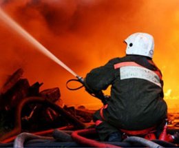Масштабный пожар в Киеве (ВИДЕО)