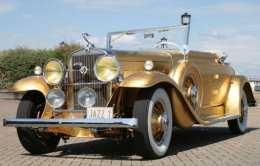 Позолоченный Cadillac будет продан на аукционе за 117.000 евро