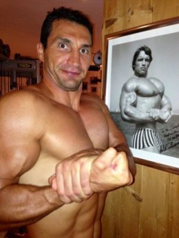 Шварценеггер ответил Кличко на его пародию (ФОТО)