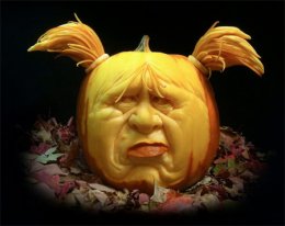 Шедевры из тыквы: когда искусство может пугать (ФОТО)