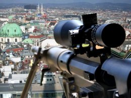 В Москве неизвестный расстреливает девушек