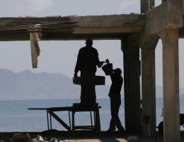 Предприимчивого работодателя оштрафовали за зарплату в конвертах