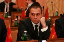 Бывший регионал рассказал, сколько получают депутаты за нажатие на "правильные кнопки"