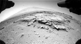 «Кьюриосити» дошел до первого перевалочного пункта на пути к горе Шарпа (ФОТО)