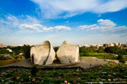 Куда умирать: мест на кладбищах Киева хватит только на год