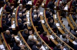 «Жизнь в шоколаде»: Верховная Рада приняла очередной еврозакон «Жизнь в шоколаде»: Верховная Рада приняла очередной еврозакон