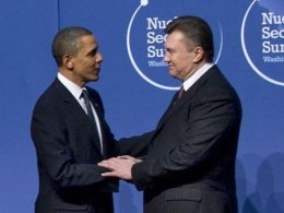 Янукович отговорил Обаму идти войной на Сирию