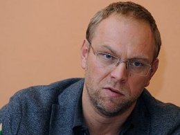 Власенко считает принятие закона о секс-меньшинствах ошибкой
