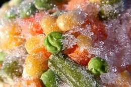 Украинские супермаркеты зарабатывают на воде миллионы гривен (ВИДЕО)