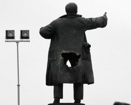 Неадекватная политика памяти в Украине привела к «войне памятников»
