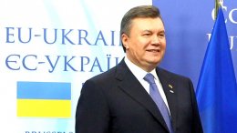 Объятия Запада и Киева закончатся, если Янукович не пустит в дело свой последний козырь