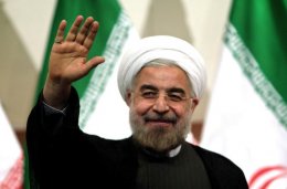 Президента Ирана забросали яйцами и ботинками