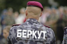 Под зданием Киевсовета дежурят 22 автобуса с бойцами «Беркута»