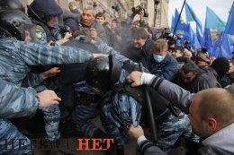 Как киевляне брали штурмом «комендатуру Януковича» (ФОТО+ВИДЕО)