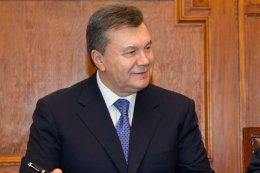 Виктор Янукович пригласил на футбол Бронислава Коморовского