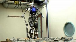 Двуногий робот Atlas усовершенствовал свои боевые навыки (ВИДЕО)