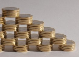 Депутаты разрешили блокировку финансовых пирамид