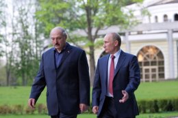 Лукашенко угрожает Путину выходом из Таможенного союза