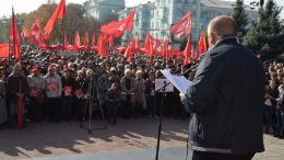 Тысячи луганчан проголосовали за инициацию всеукраинского референдума (ВИДЕО)