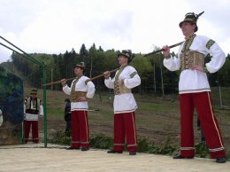 ГАИ не пускает гуцулов от "Свободы" в Киев