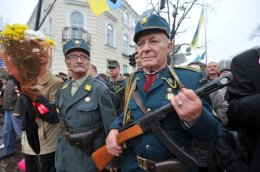 Годовщина УПА в Киеве прошла мирно, а на Донетчине без криминала не обошлось