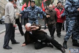 В Киеве прошли митинги двух ярых политических противников (ФОТОРЕПОРТАЖ)