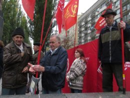 В Киеве прошли митинги двух ярых политических противников (ФОТОРЕПОРТАЖ)