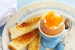 Яйца на завтрак помогают работе мозга