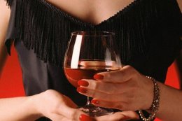 Виноделы бьют тревогу и предупреждают о коллапсе алкогольного рынка