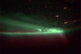 NASA сфотографировало северное сияние из космоса (ФОТО)