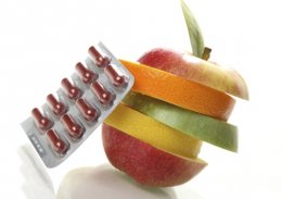 Ученые выяснили что полезнее: витамины или фрукты