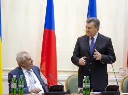 Почему Виктор Янукович торгуется с Европой